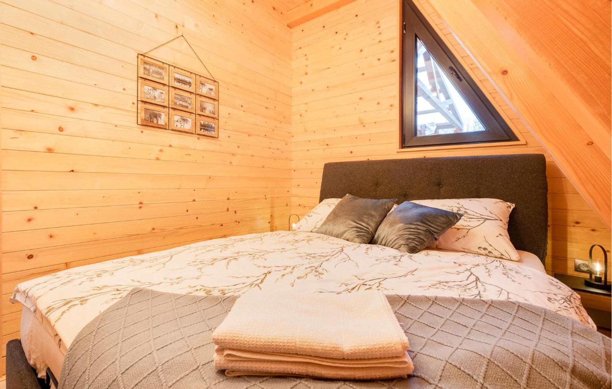 2 Bedroom Beautiful Home In Topusko 외부 사진