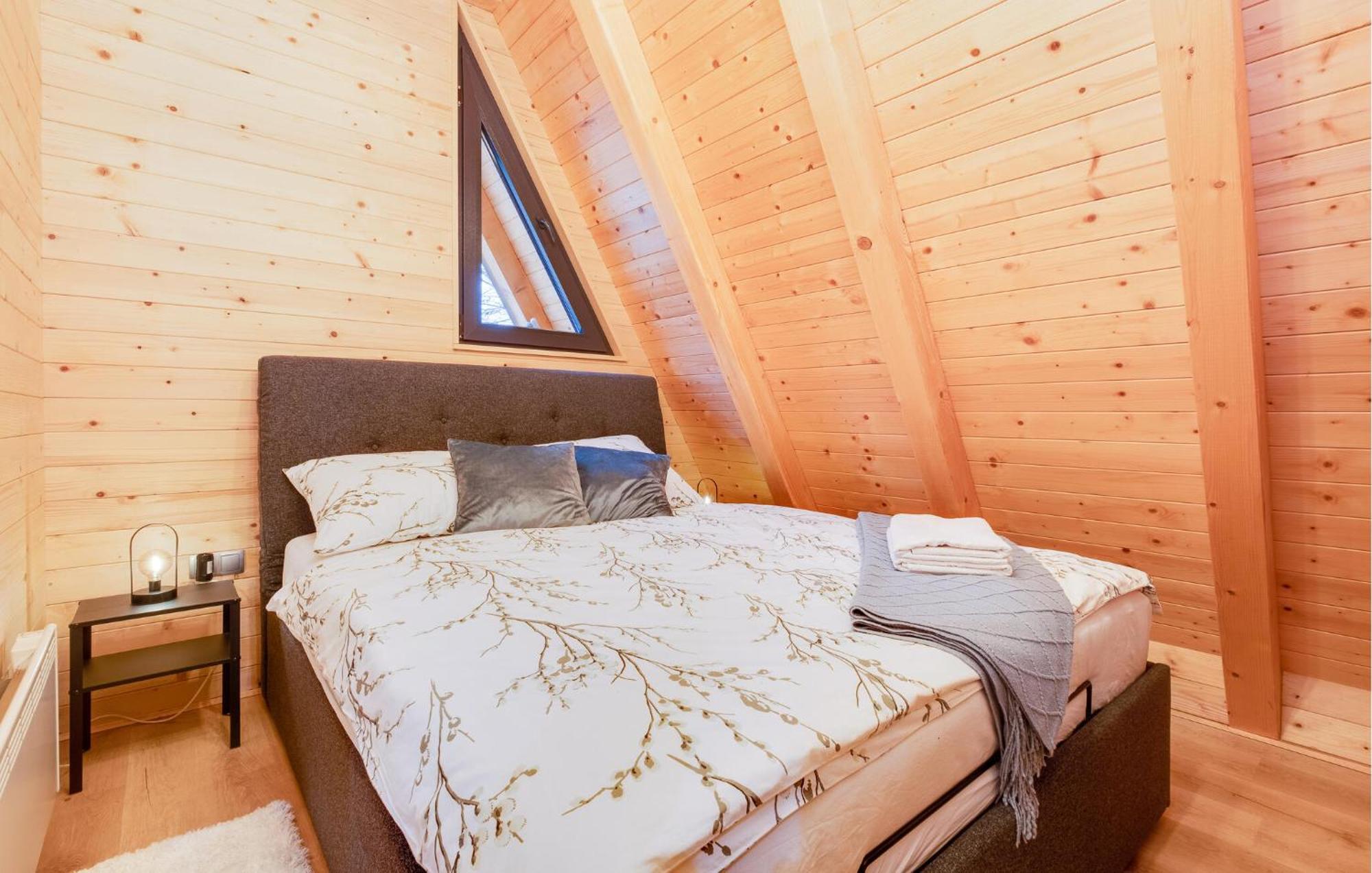 2 Bedroom Beautiful Home In Topusko 외부 사진